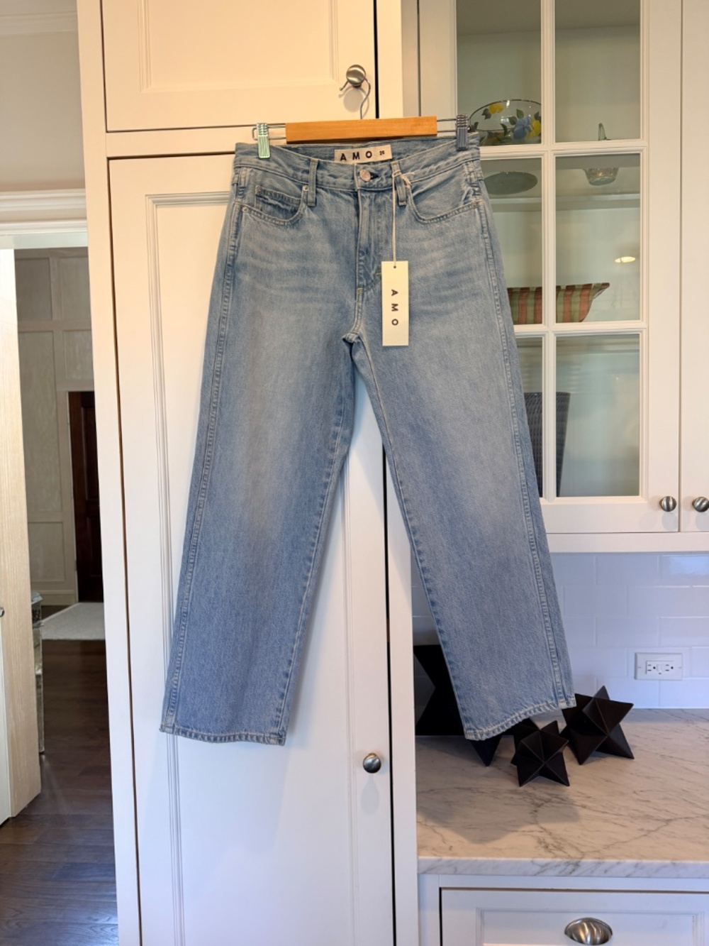 NWT AMO Mid Rise Billie Jean in Adelation Wash, size 25